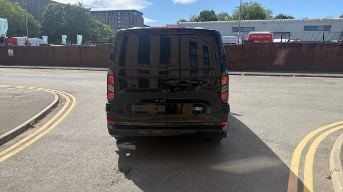 Ford Transit Custom 280 L1 Diesel Fwd 2.0 EcoBlue 136ps H1 Van Limited - Image 11